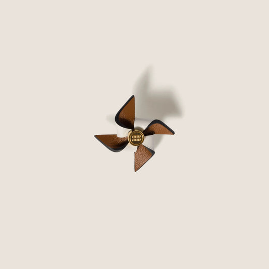 Cognac/White